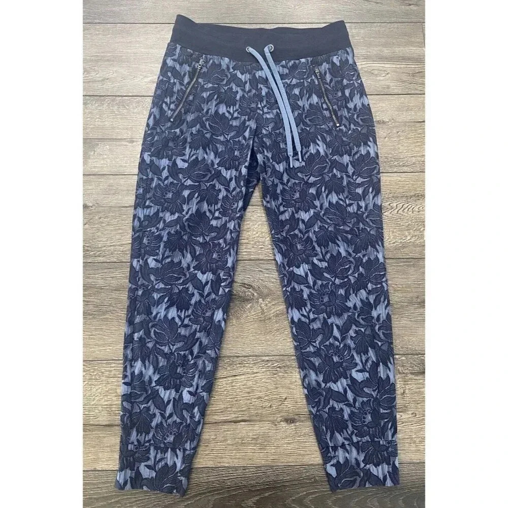 Athleta Trekkie North Jogger Ethereal Bloom Cottage Blue Floral Size 8